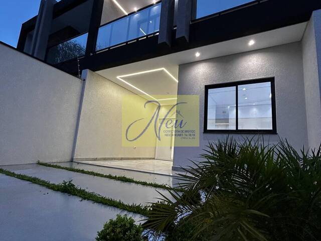 #2375 - Casa para Venda em São José dos Pinhais - PR