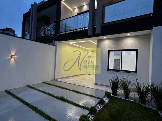 #2375 - Casa para Venda em São José dos Pinhais - PR