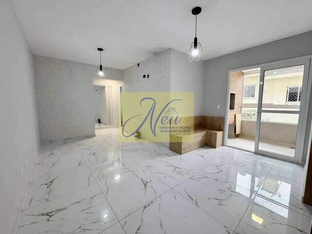 Apartamento para Venda em São José dos Pinhais - 2